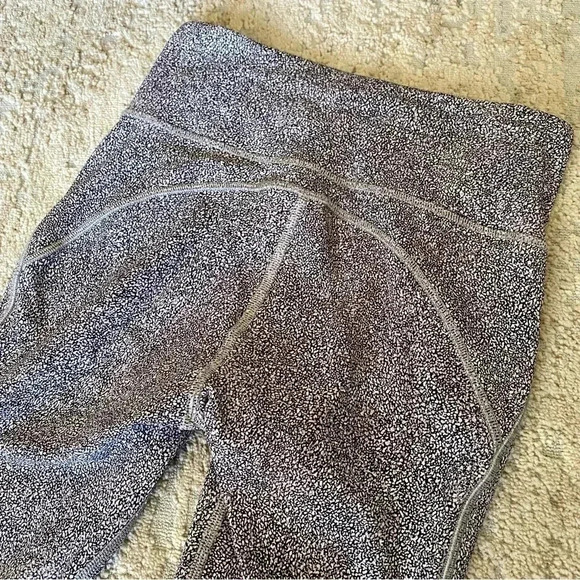 lululemon Invigorate 7/8 Chakra Print Alpine White Black Yoga Pants Leggings: 4 - Picture 10 of 10